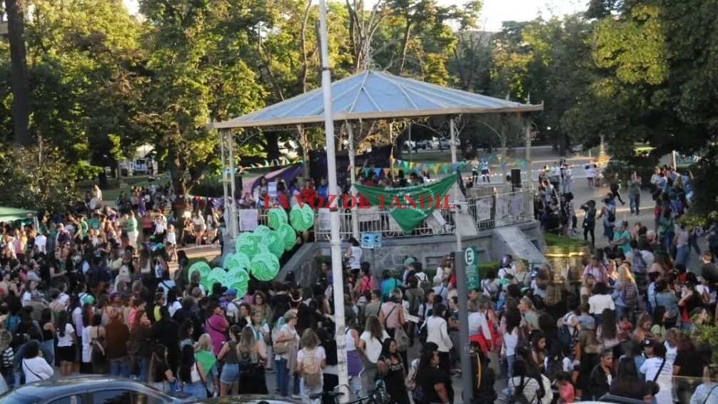 Con gran participación, se desarrolló la movilización del 8M